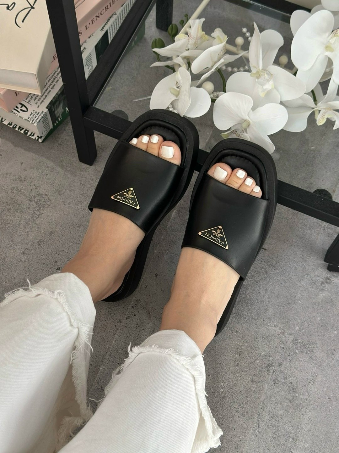 шлепанцы прада женские,шлепанцы prada,шлепанцы женские,тапочки модные,женские шлепанцы prada