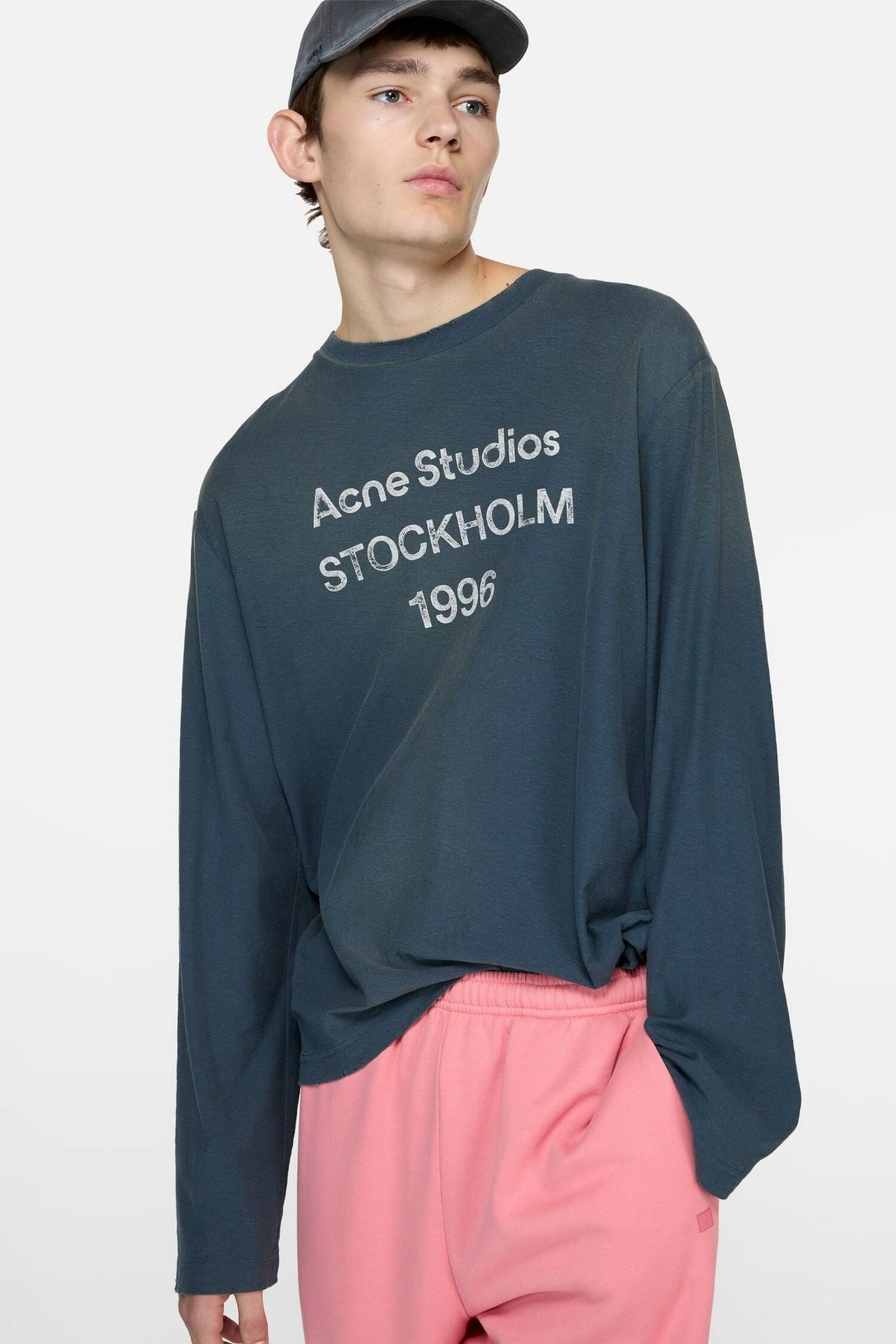 acne studios stockholm 1996,acne studios stockholm,свитшот серый,женский свитшот,acne studios футболка