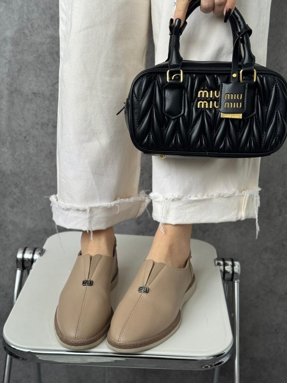 сумка miu miu,сумка женская miu miu,женская черная кожаная сумка miu miu arcadie,сумка женская,стеганая сумка arcadie miu miu черный