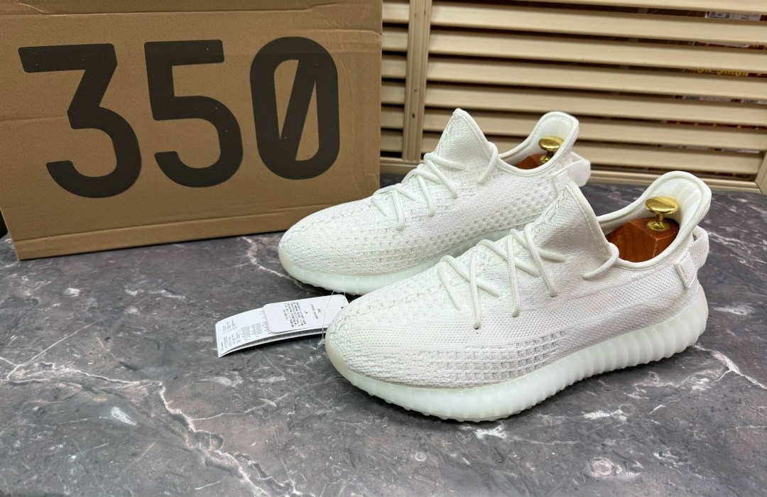 кроссовки adidas yeezy boost 350,кроссовки adidas yeezy boost,кроссовки adidas yeezy 350 boost v2 triple white,adidas yeezy boost 350,кроссовки adidas yeezy 350