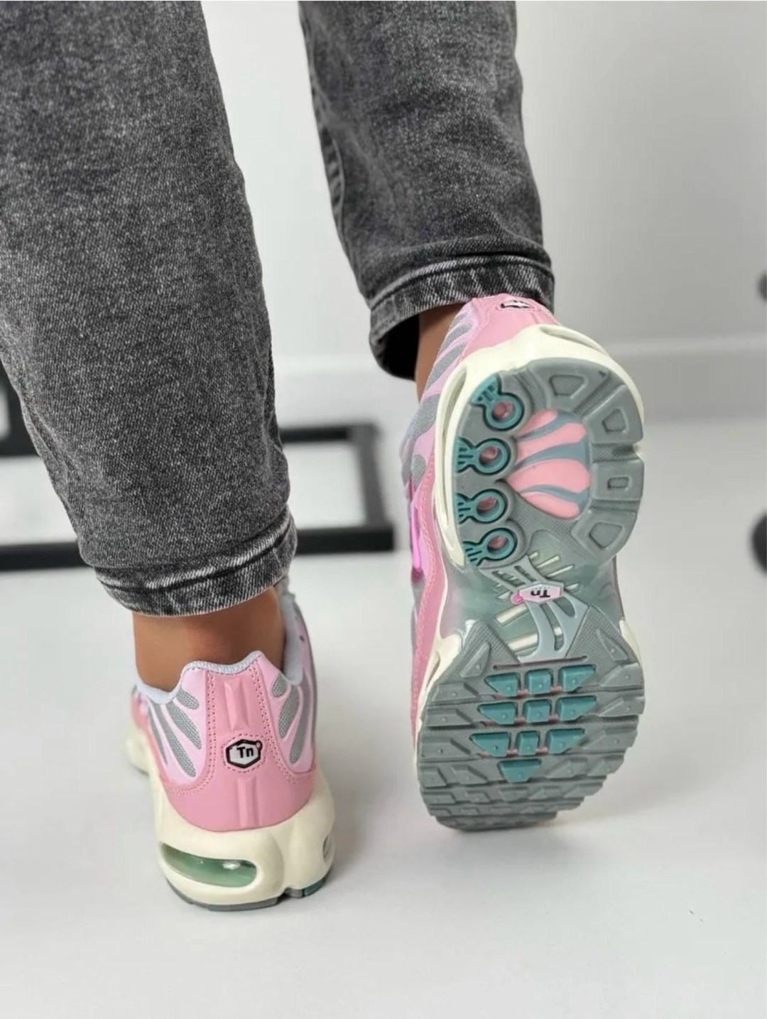 кроссовки,nike air max plus tn,nike air max tn розовые,кроссовки спортивные air max st nike,кроссовки спортивные air max st nike розовый