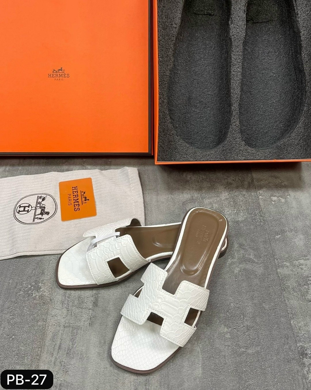 женские кожаные шлепки hermes oran коричневые,hermes шлепки женские,шлёпанцы hermes,шлепки hermes oran,шлепки hermes