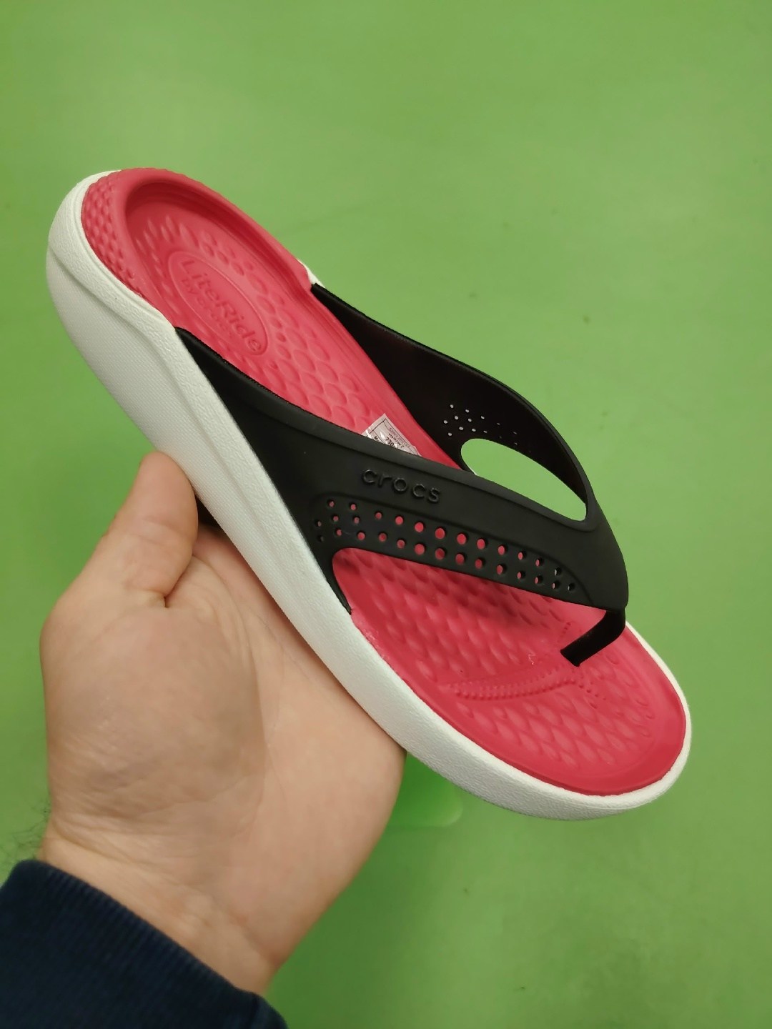 crocs flip flops,шлепанцы crocs,шлепанцы крокс вьетнамки,вьетнамки crocs,сланцы крокс мужские