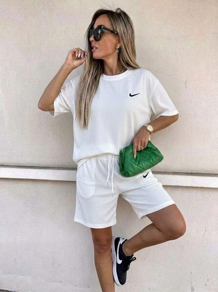 костюм nike big swoosh,комплект футболок nike,комплект спортивного костюма,спортивные костюм,комплект одежды nike