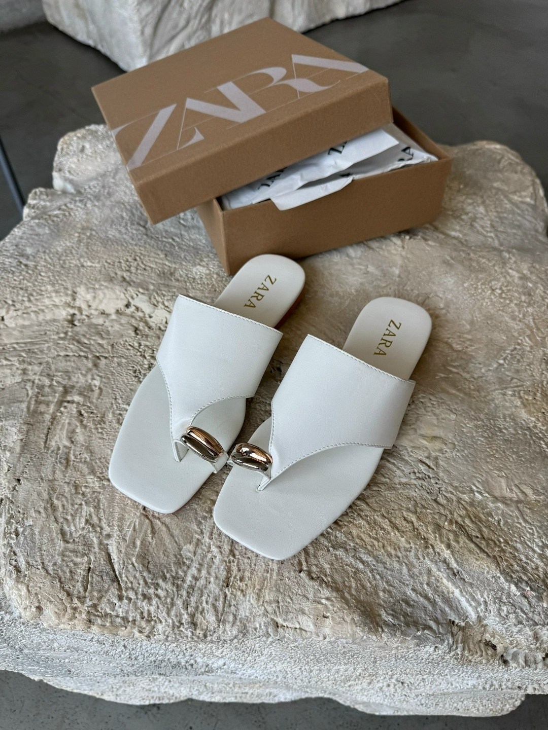 ,шлепанцы женские,босоножки zara,сандалии женские,белые шлепанцы