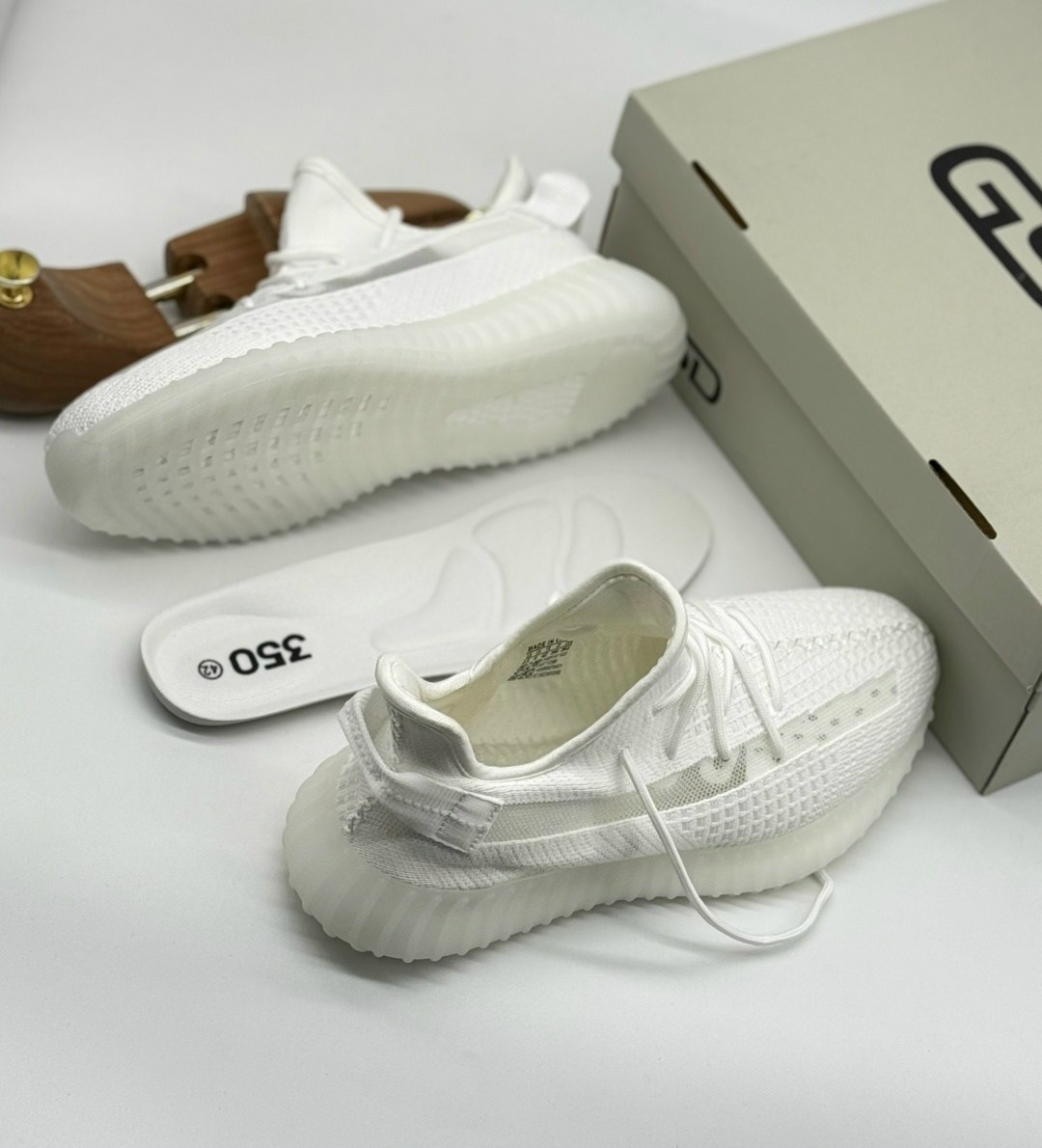 кроссовки adidas yeezy boost 350,кроссовки adidas yeezy boost,adidas yeezy boost 350 v 2,кроссовки yeezy boost 350,adidas yeezy boost 350 v2 static silver white