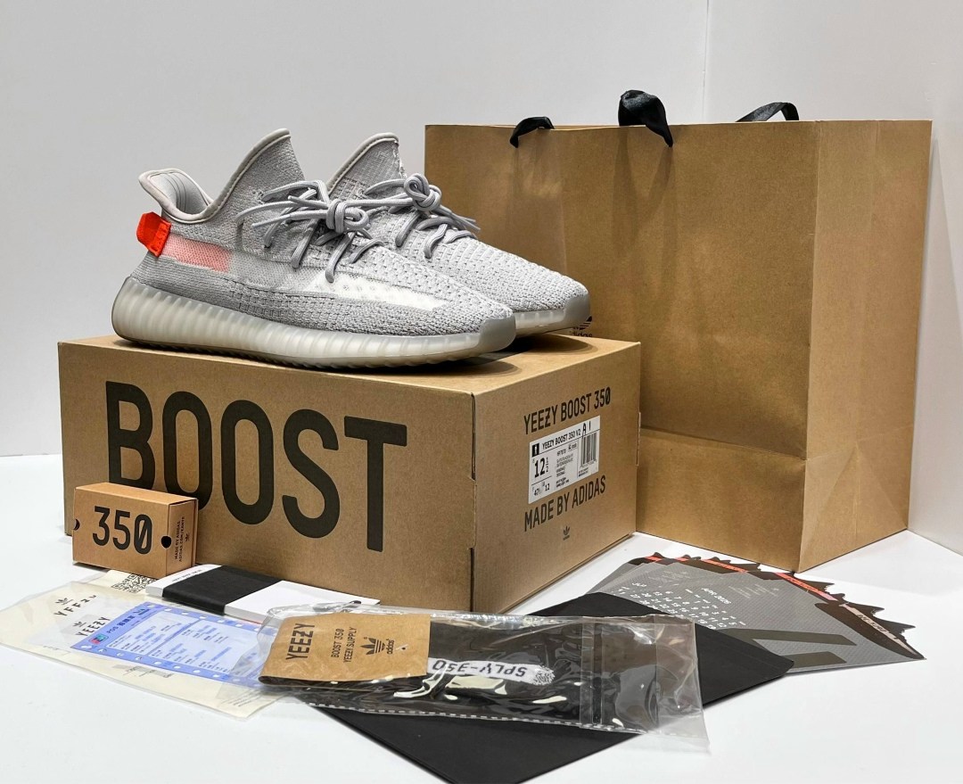 adidas yeezy boost 350 v 2,adidas yeezy boost 350 v2 light,yeezy boost 350 v 2,кроссовки adidas yeezy 350 boost,adidas yeezy boost 350 v2 tail light