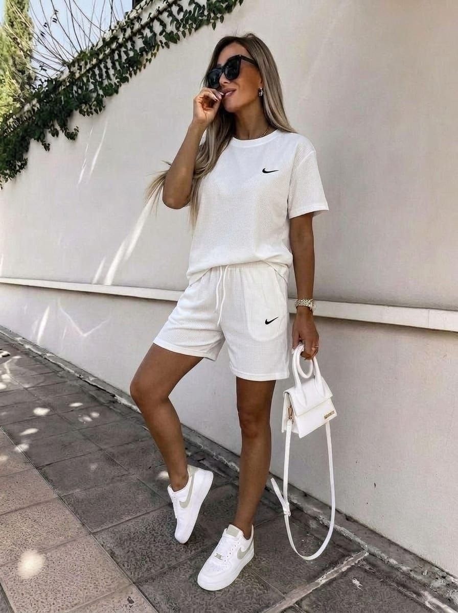 костюм nike big swoosh,комплект футболок nike,комплект спортивного костюма,спортивные костюм,комплект одежды nike