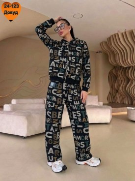 Костюм