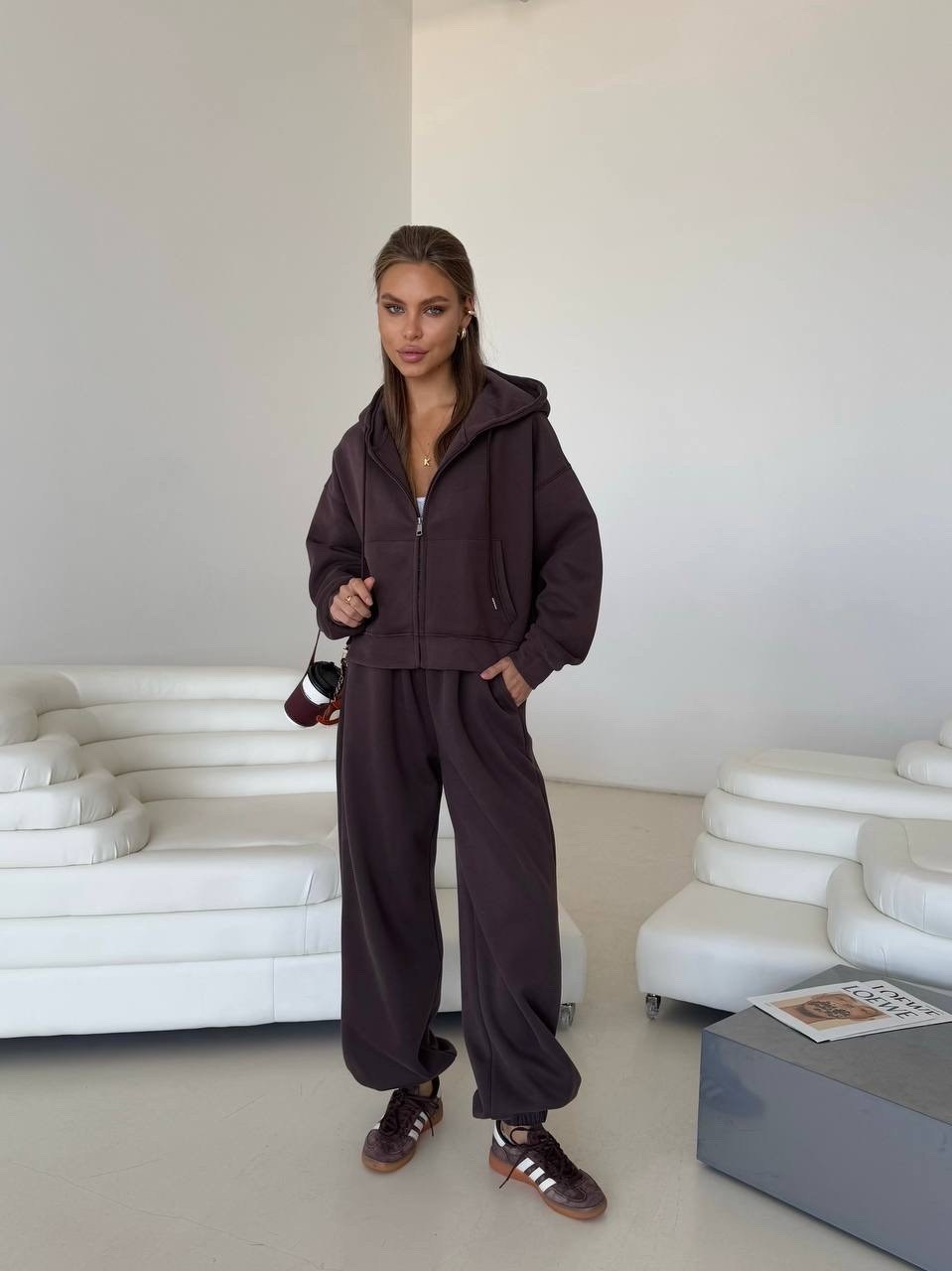 костюм спортивный повседневный,костюм женский спортивный,спортивный костюм,костюм спортивный luxnest,элегантный спортивный костюм