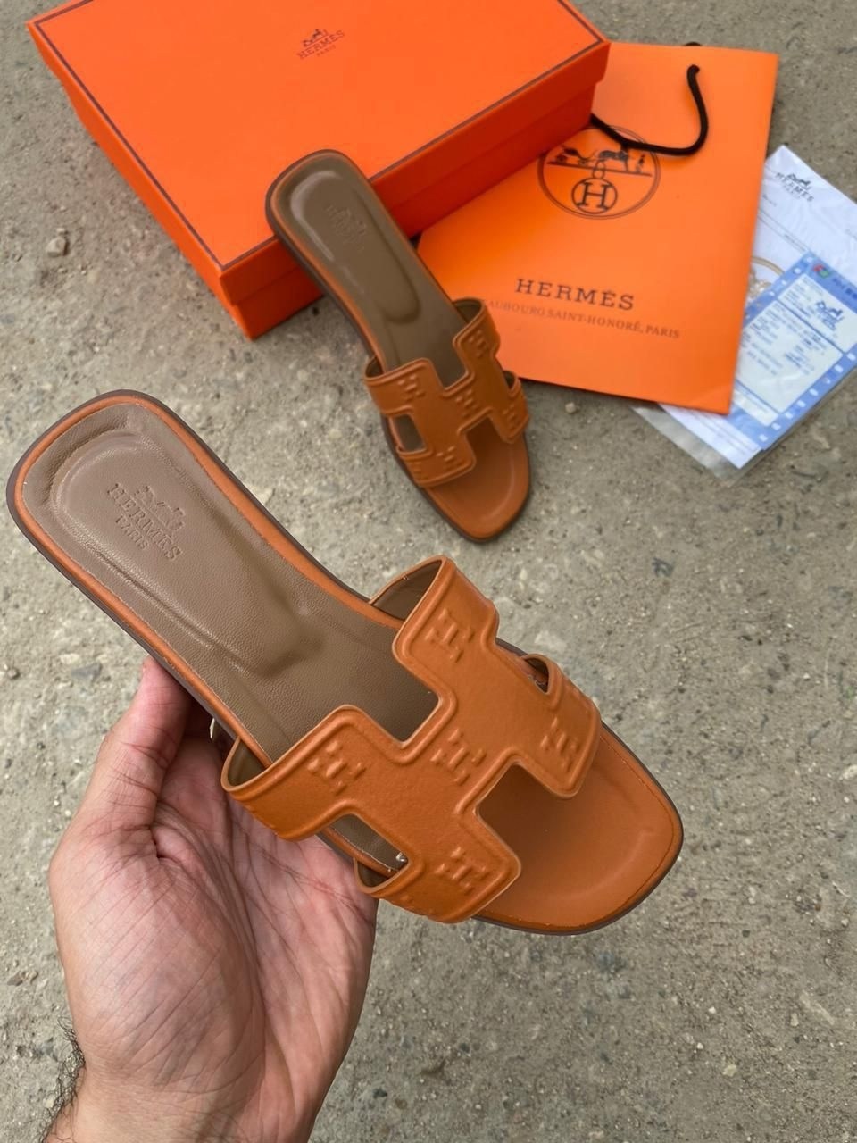 шлепанцы hermes,шлепки hermes женские,тапочки hermes,тапки женские hermes,шлепанцы женские hermes черный