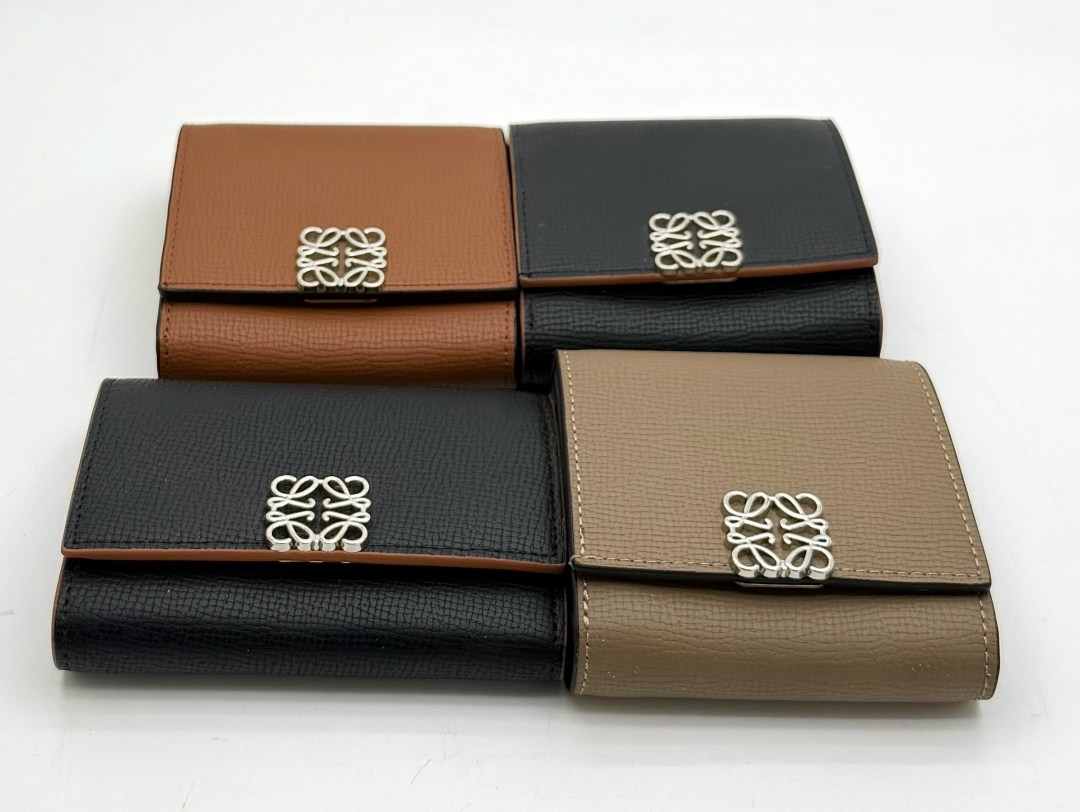 кошелек loewe,loewe ag,кошелек женский,компактный кошелек,бумажник