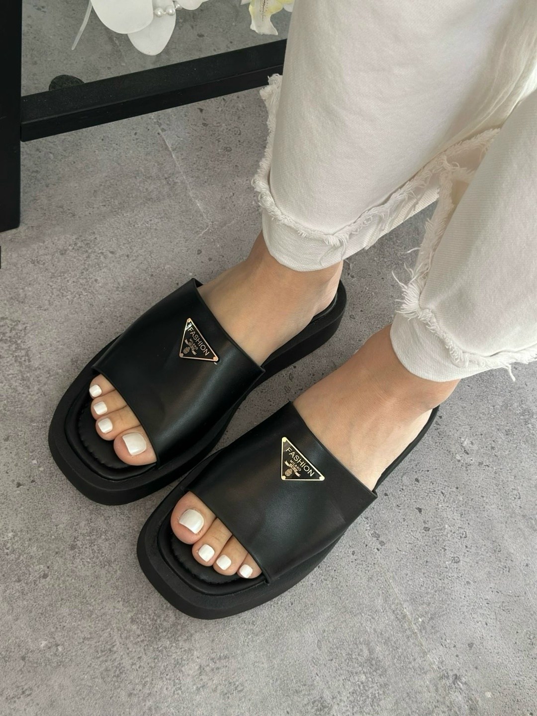 шлепанцы прада женские,шлепанцы prada,шлепанцы женские,тапочки модные,женские шлепанцы prada