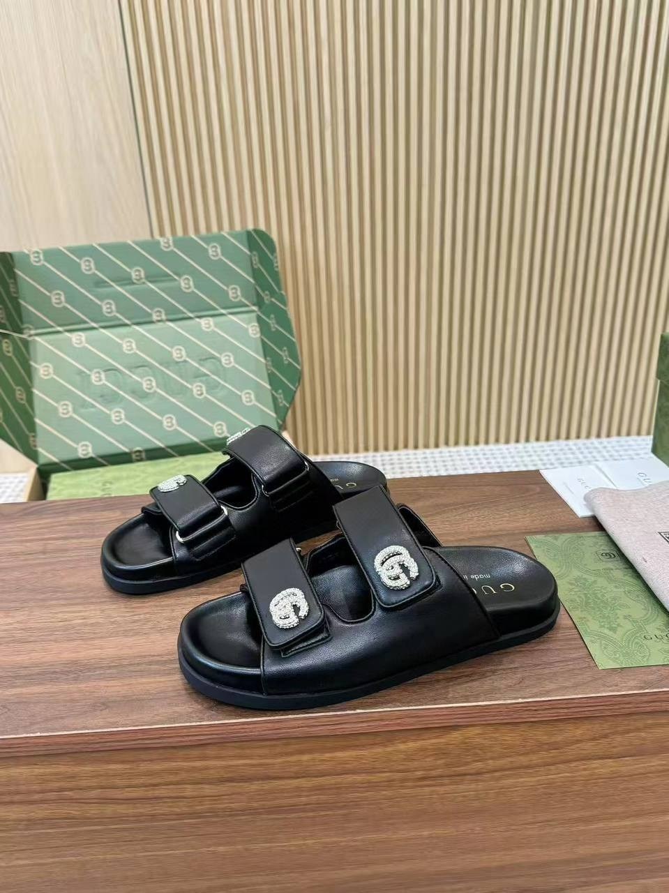 кожаные шлепанцы gucci,gucci шлепанцы женские,шлепанцы gucci,кожаные шлепанцы,сандалии gucci