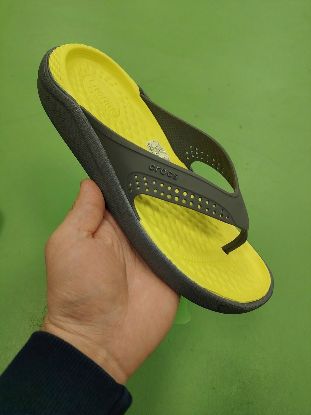 crocs flip flops,шлепанцы crocs,шлепанцы крокс вьетнамки,вьетнамки crocs,сланцы крокс мужские