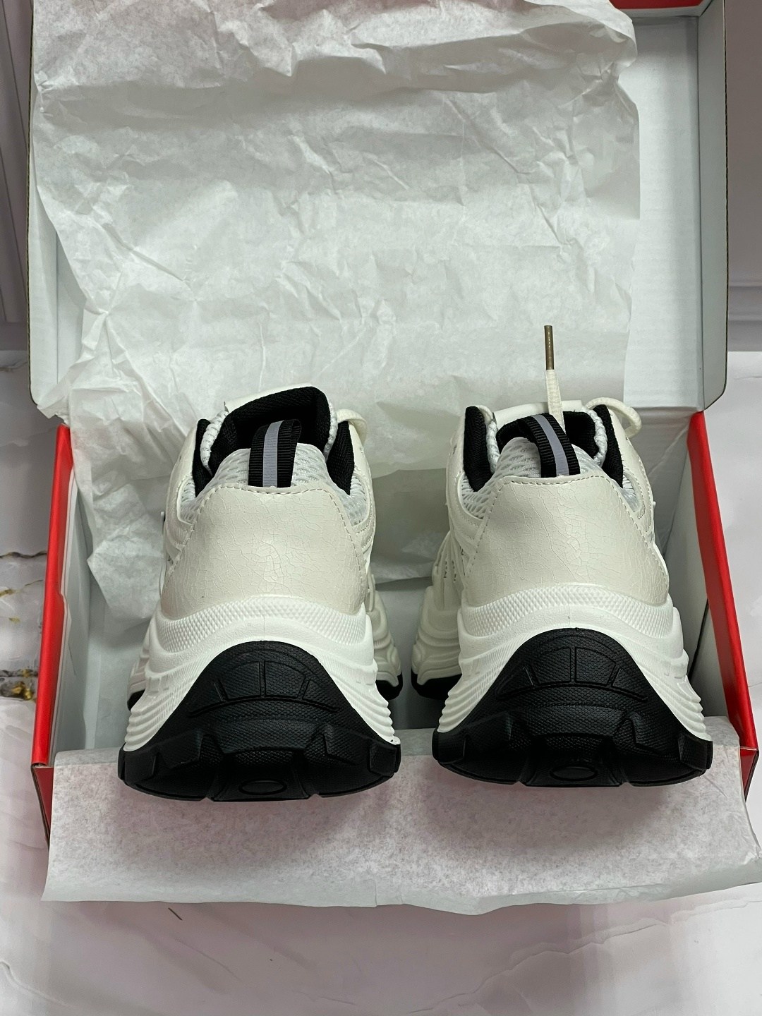 кроссовки,женские кроссовки,спортивная ,nike кроссовки,nike initiator white black y2k running casual size 9.5 shoes