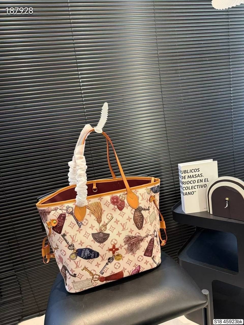 женская сумка louis vuitton,лимитированные сумки луи виттон,louis vuitton сумка,сумка шоппер луи виттон,louis vuitton сумка на плечо