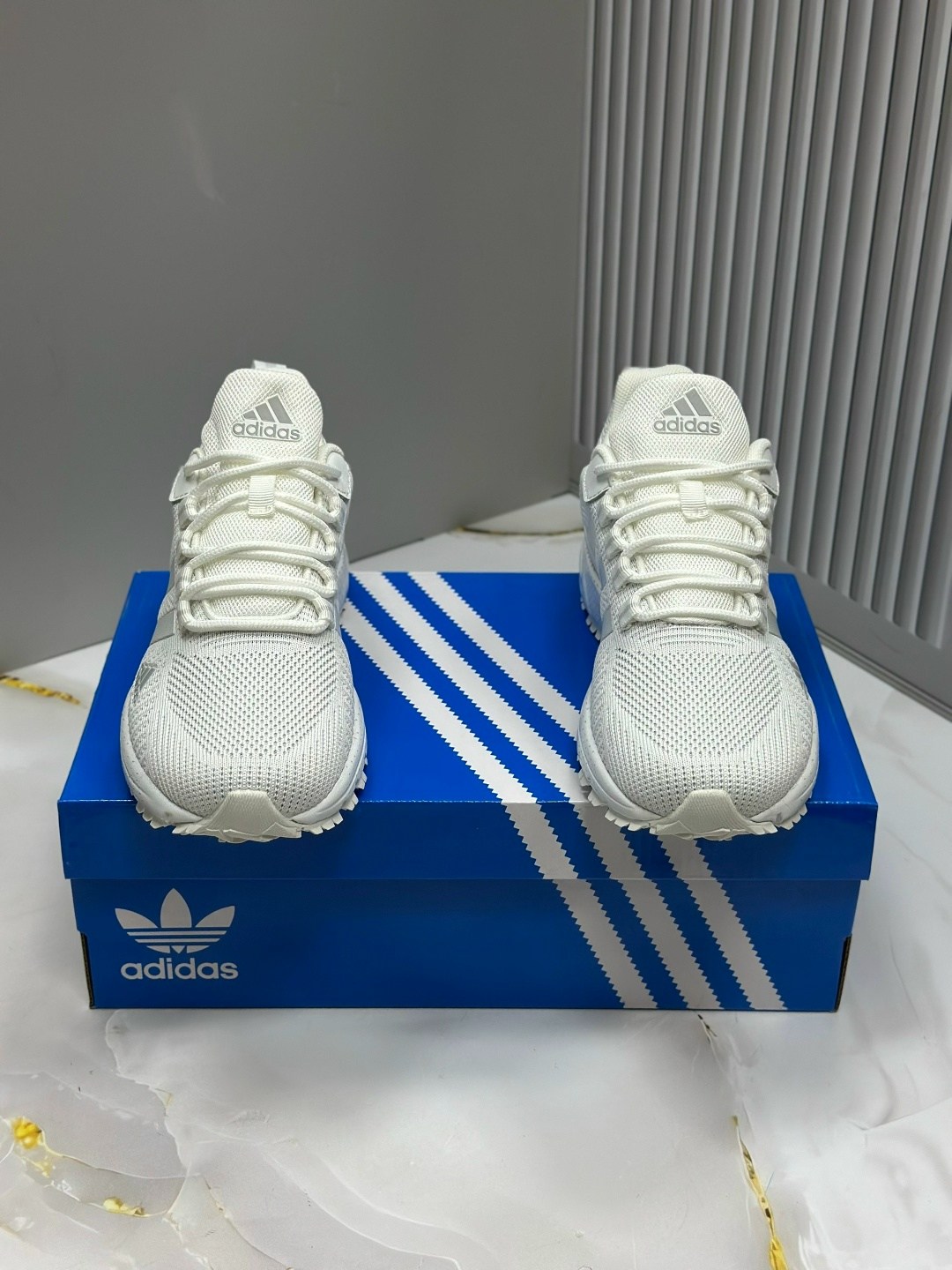 кроссовки adidas,кроссовки женские adidas,кроссовки adidas marathon,мужские кроссовки adidas,кроссовки