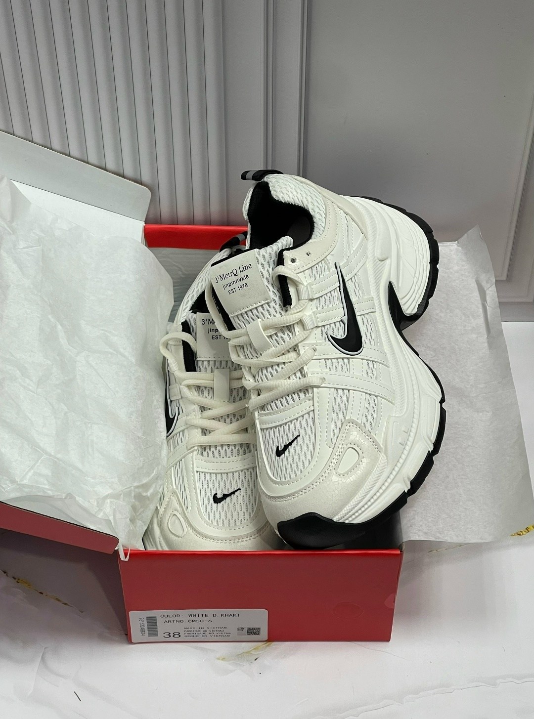 кроссовки,женские кроссовки,спортивная ,nike кроссовки,nike initiator white black y2k running casual size 9.5 shoes