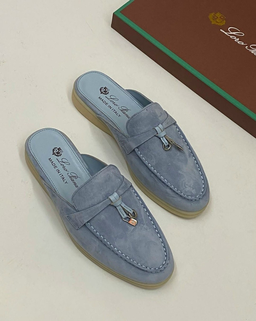 loro piana мюли,,туфли ,женские замшевые мюли loro piana голубые,мюли женские