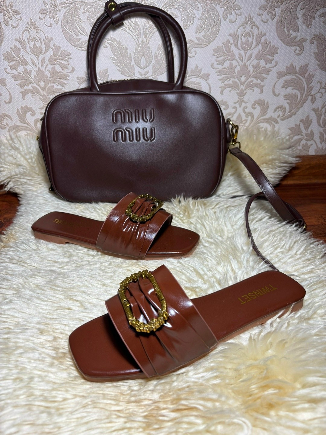 шлепанцы miu miu,шлепанцы коричневые miu miu,шлепанцы женские,шлепки miu miu,сандалии miu miu