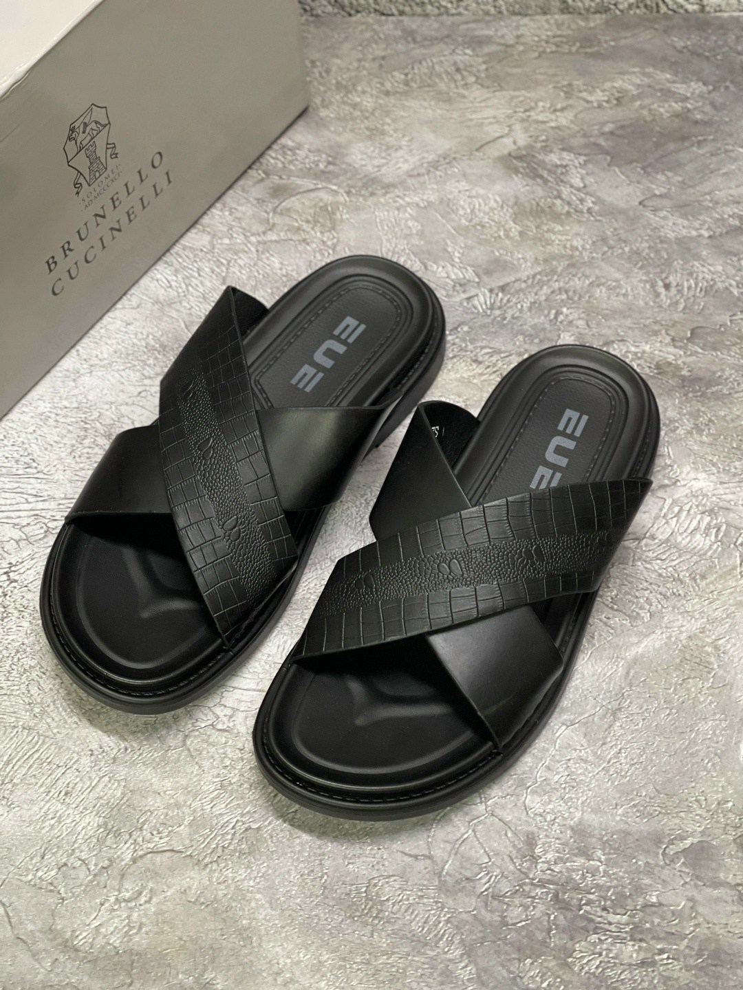 кожаные шлепанцы bottega veneta,шлепки боттега венета,шлепанцы боттега венета,шлепанцы bottega veneta,шлепанцы bottega veneta мужские