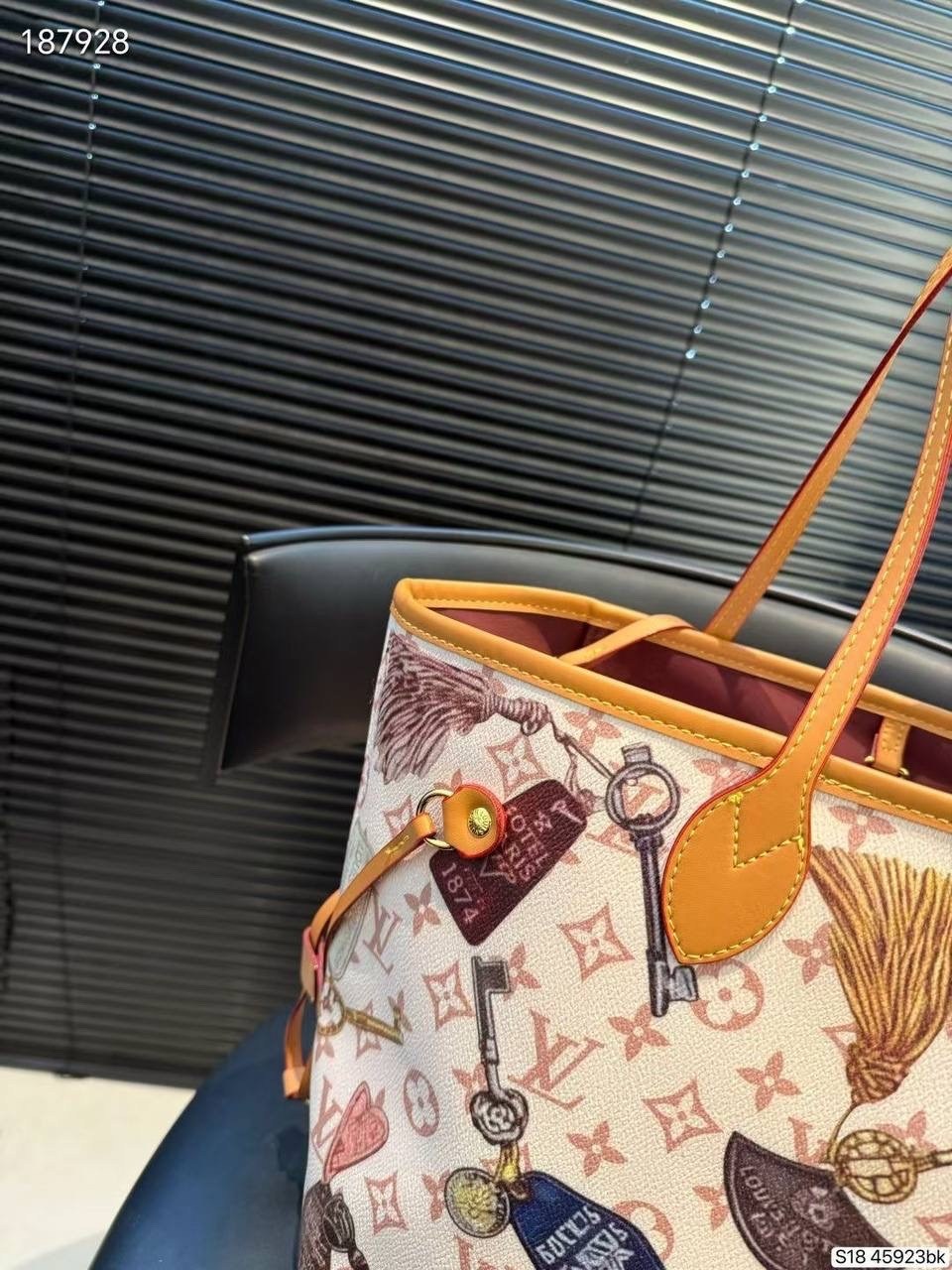 женская сумка louis vuitton,лимитированные сумки луи виттон,louis vuitton сумка,сумка шоппер луи виттон,louis vuitton сумка на плечо
