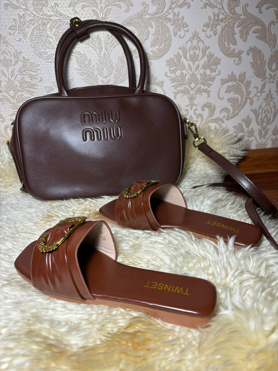 шлепанцы miu miu,шлепанцы коричневые miu miu,шлепанцы женские,шлепки miu miu,сандалии miu miu