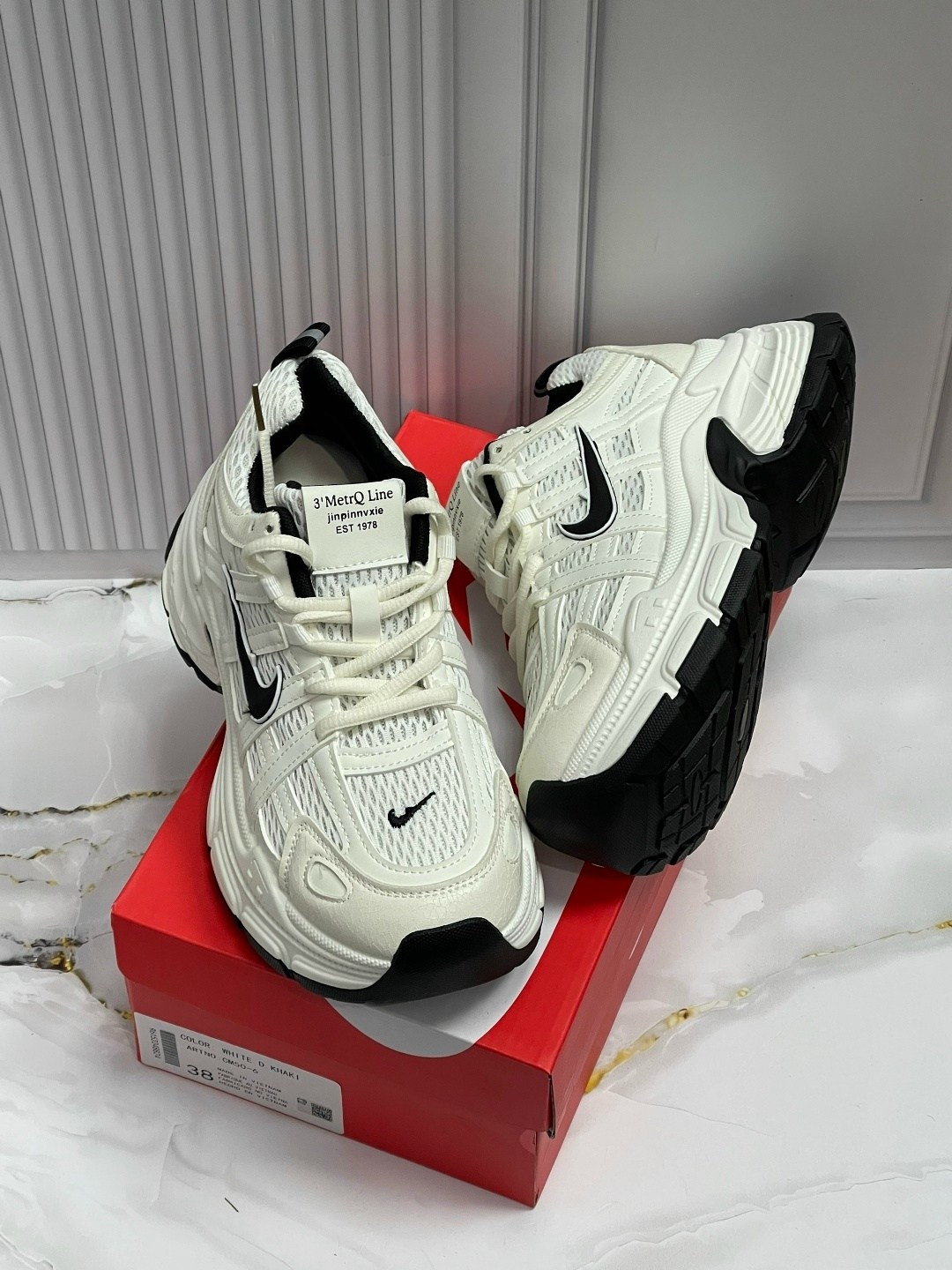 кроссовки,женские кроссовки,спортивная ,nike кроссовки,nike initiator white black y2k running casual size 9.5 shoes