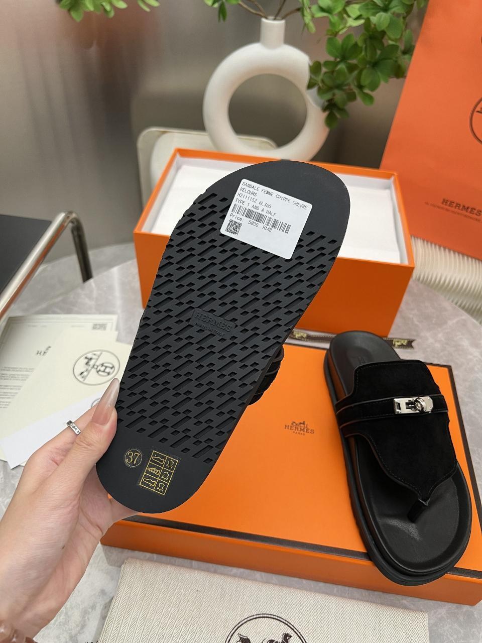 hermes шлепанцы,шлепки гермес женские,шлепанцы хермес,сандалии hermes,hermes шлепки женские черные