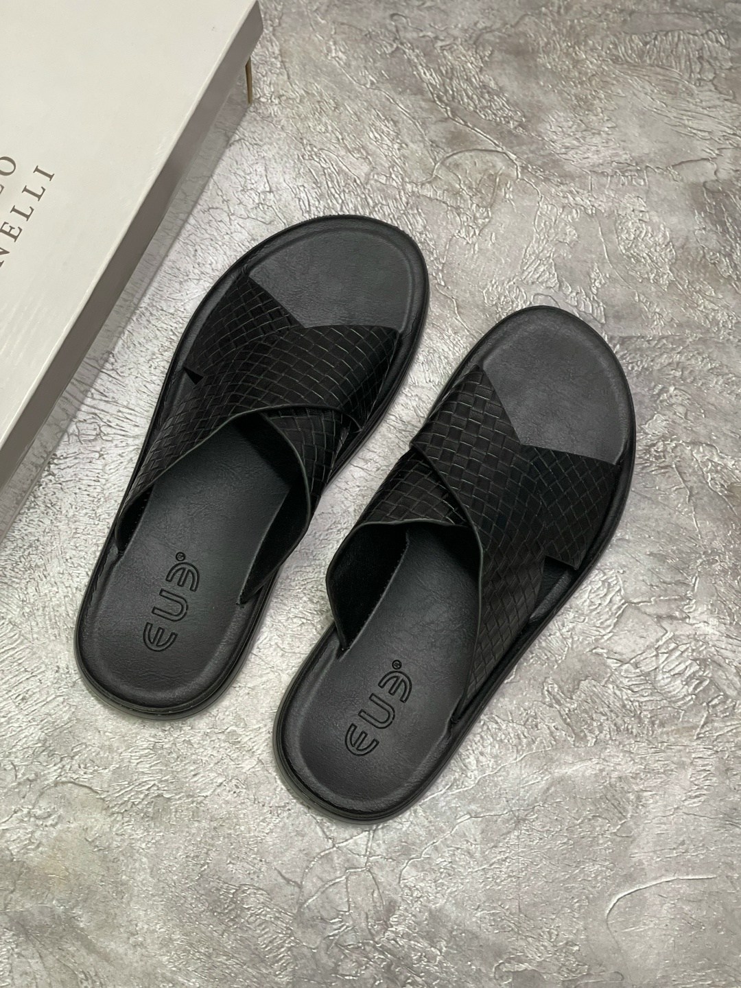 кожаные шлепанцы bottega veneta,шлепки боттега венета,шлепанцы боттега венета,шлепанцы bottega veneta,шлепанцы bottega veneta мужские