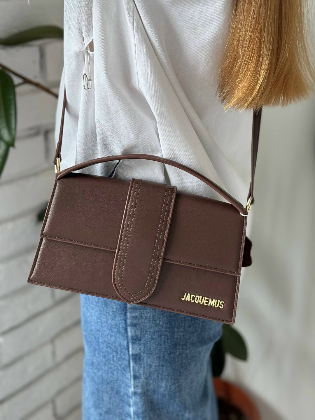 сумка jacquemus,сумка-тоут le grand bambino jacquemus черный,сумка jacquemus коричневая,женская сумка jacquemus la bambino из натуральной кожи,сумка jacquemus le bambino