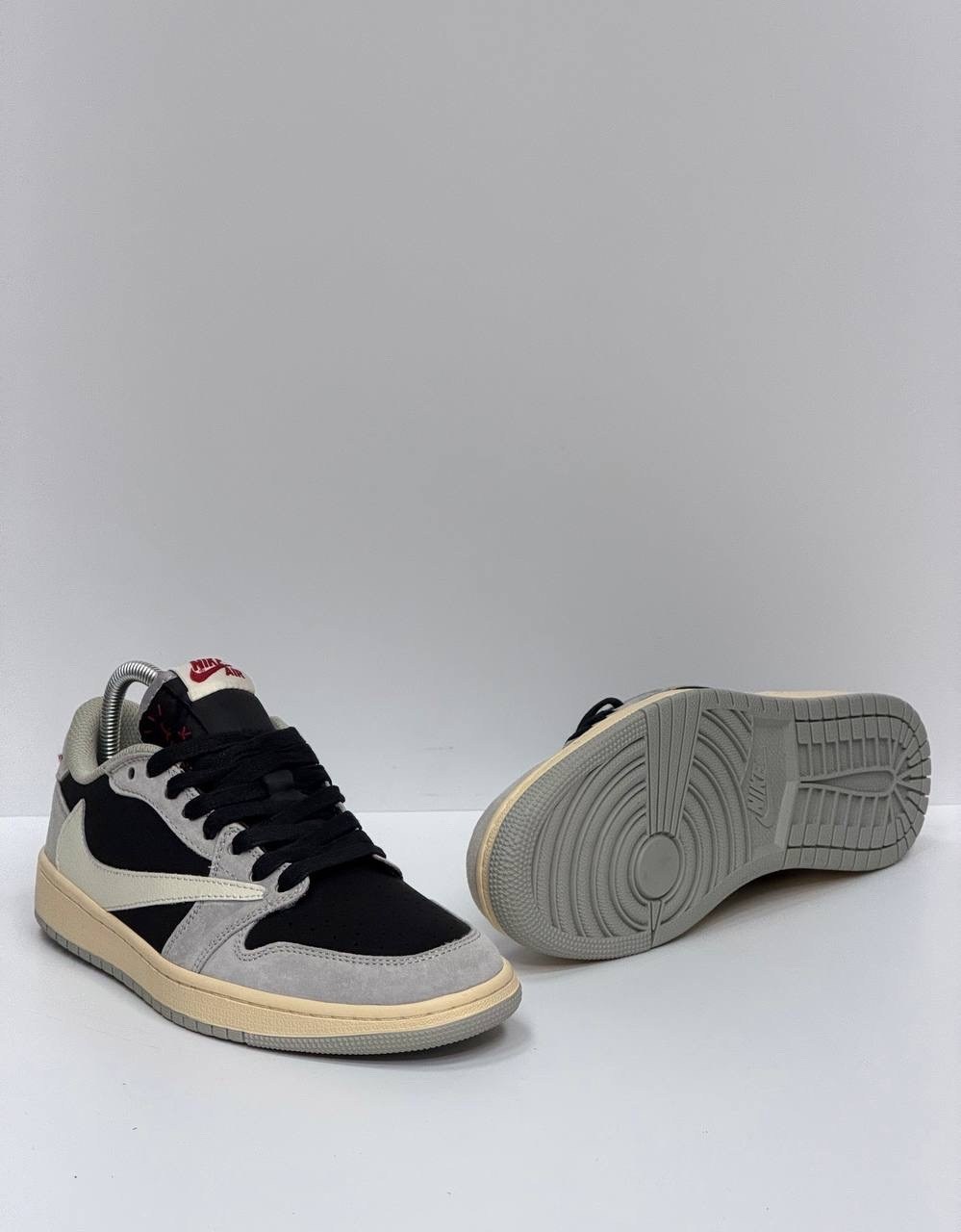 кроссовки nike air jordan 1 low x travis scott,nike air jordan 1 low travis scott,кроссовки travis scott x air jordan 1 low,nike air jordan 1 low x travis scott,air jordan 1 low travis scott