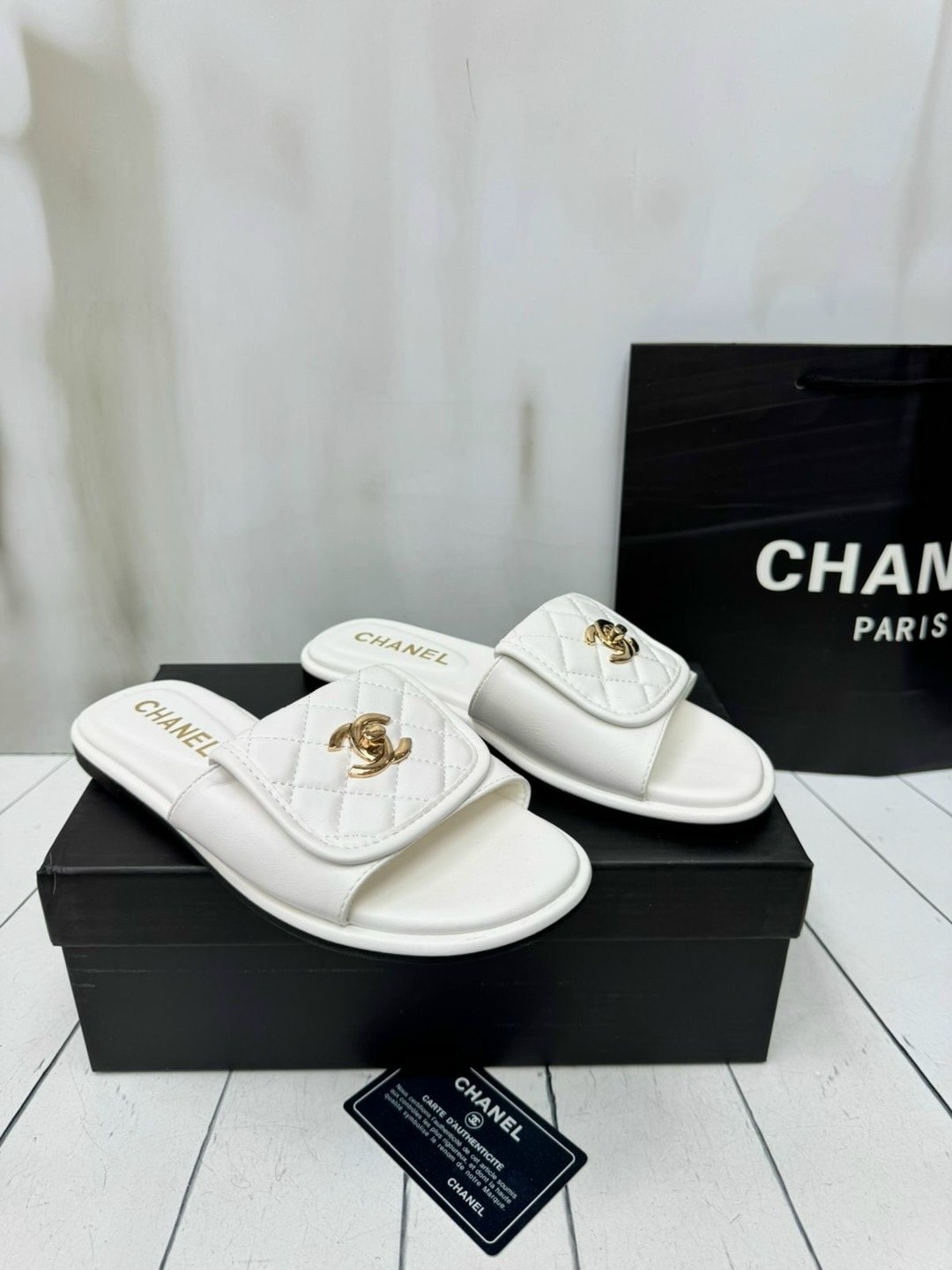 шлепанцы chanel,тапочки chanel,тапочки женские chanel,шлепки шанель,шлепанцы женские