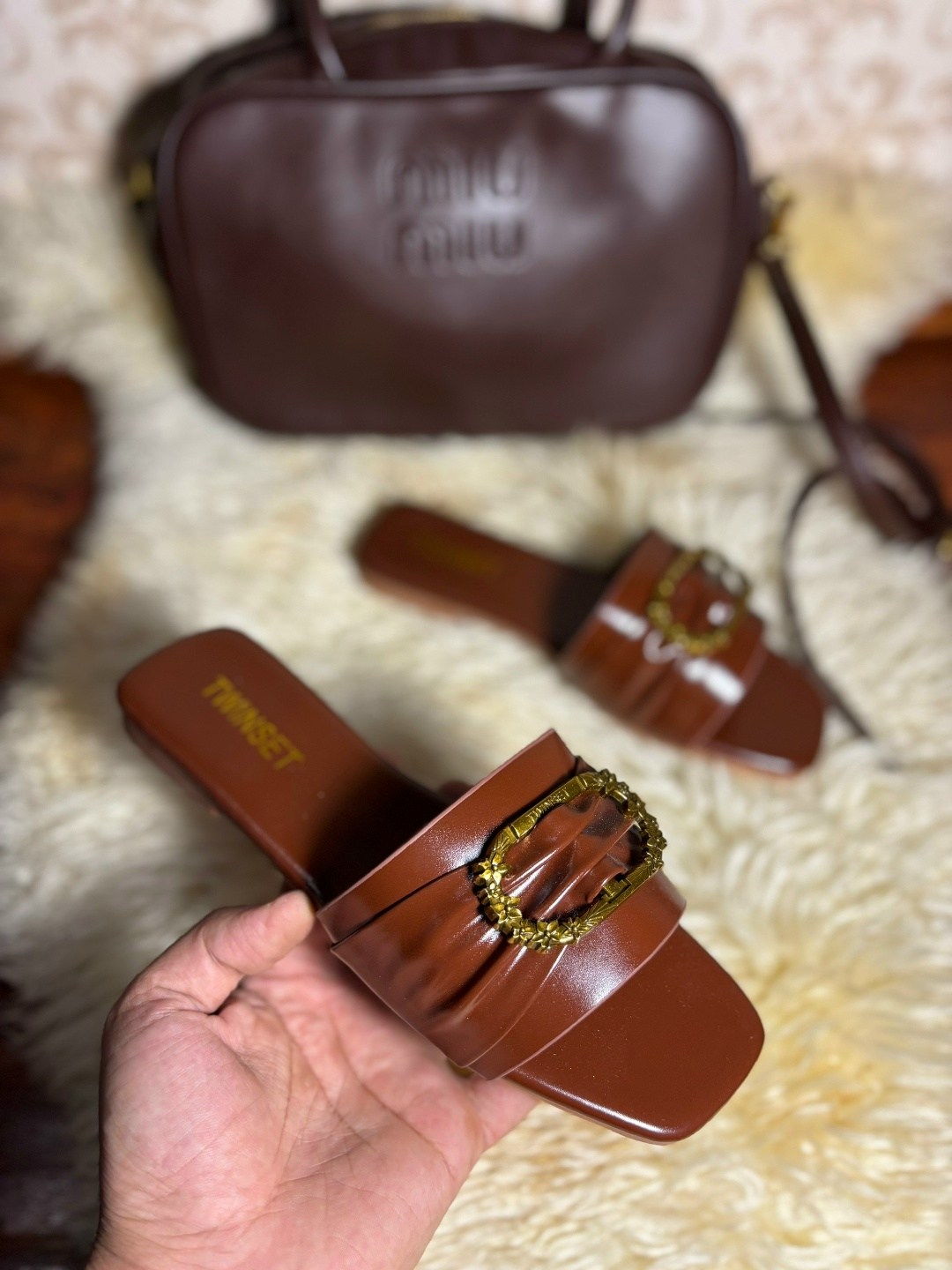 шлепанцы miu miu,шлепанцы коричневые miu miu,шлепанцы женские,шлепки miu miu,сандалии miu miu