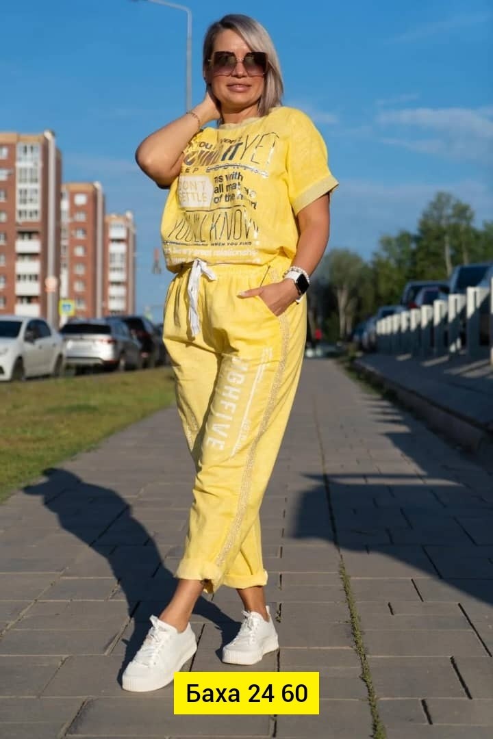 костюм повседневный,летние костюмы,костюм голубой,костюм на каждый день,костюм велюровый