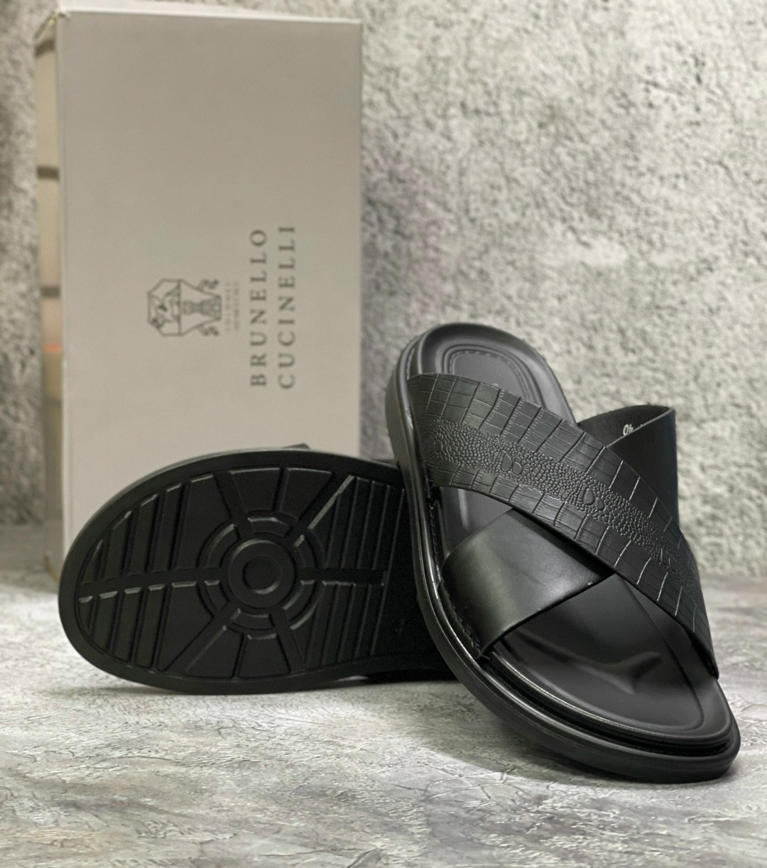 кожаные шлепанцы bottega veneta,шлепки боттега венета,шлепанцы боттега венета,шлепанцы bottega veneta,шлепанцы bottega veneta мужские