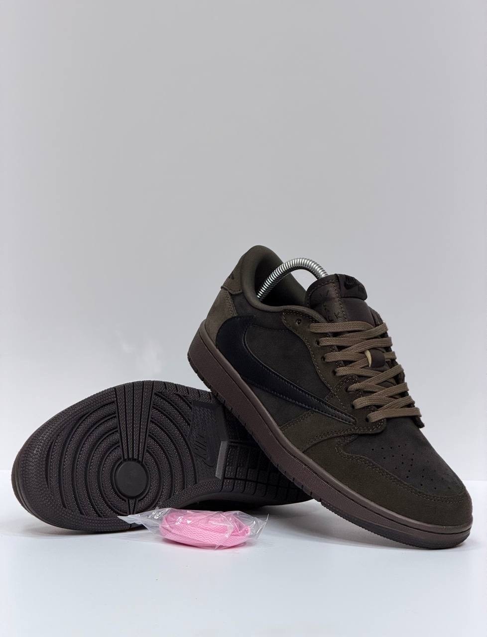 кроссовки nike travis scott air jordan 1 low,nike air jordan 1 low travis scott,кроссовки travis scott x air jordan 1 low,кроссовки,кроссовки travis scott x air jordan 1 low og