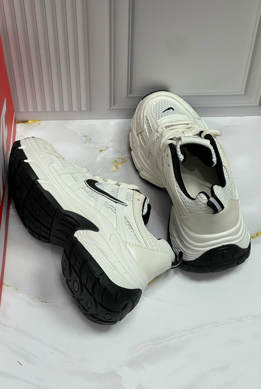 кроссовки,женские кроссовки,спортивная ,nike кроссовки,nike initiator white black y2k running casual size 9.5 shoes