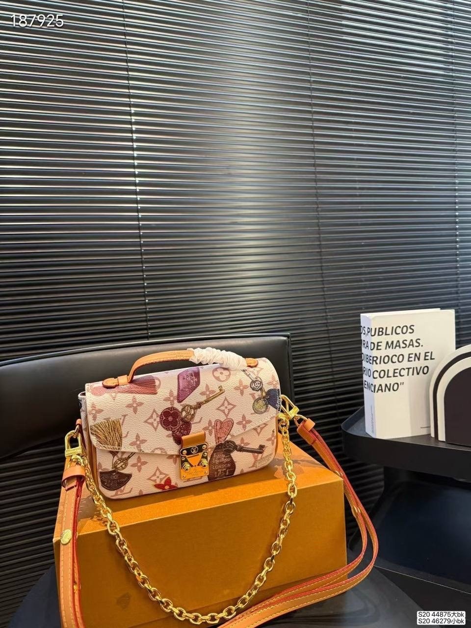 louis vuitton сумка на плечо,сумка louis vuitton,сумка,модная сумка,сумка модная женская