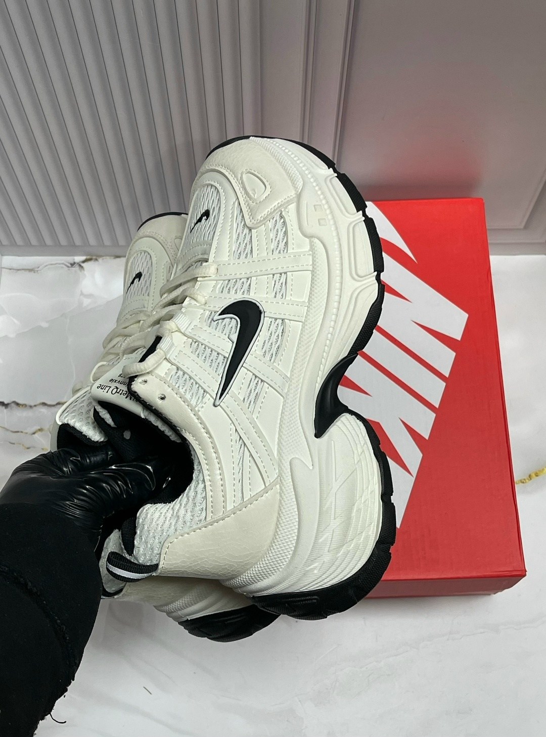 кроссовки,женские кроссовки,спортивная ,nike кроссовки,nike initiator white black y2k running casual size 9.5 shoes