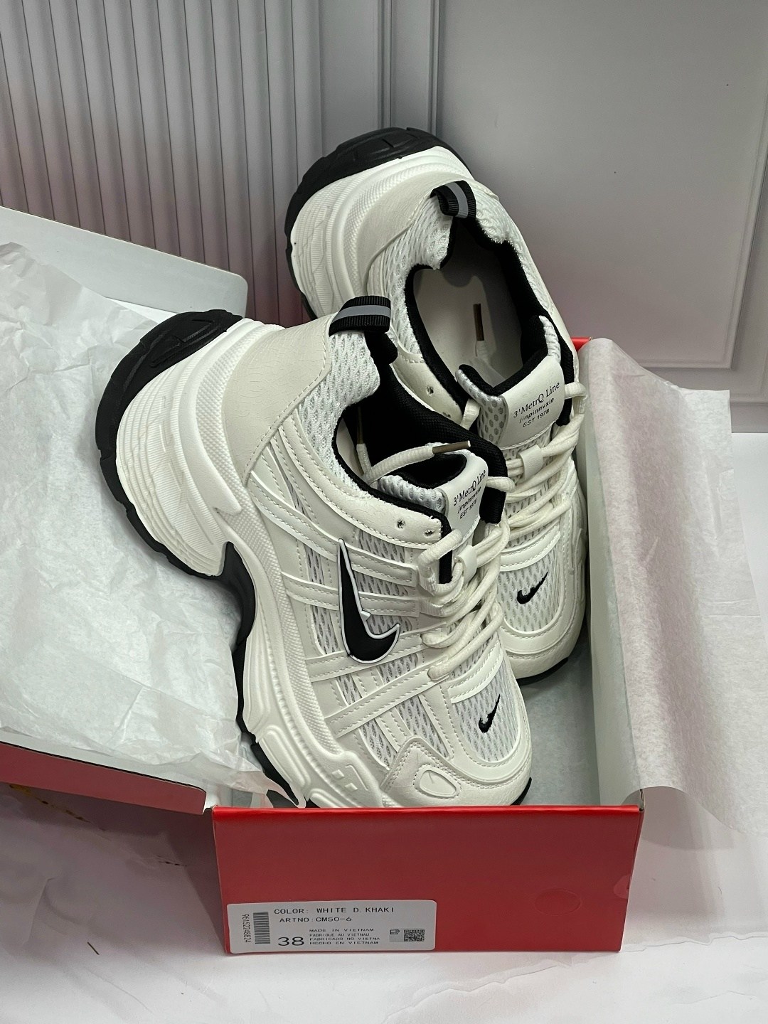 кроссовки,женские кроссовки,спортивная ,nike кроссовки,nike initiator white black y2k running casual size 9.5 shoes