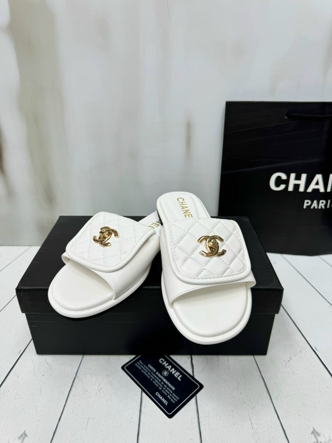 шлепанцы chanel,тапочки chanel,тапочки женские chanel,шлепки шанель,шлепанцы женские