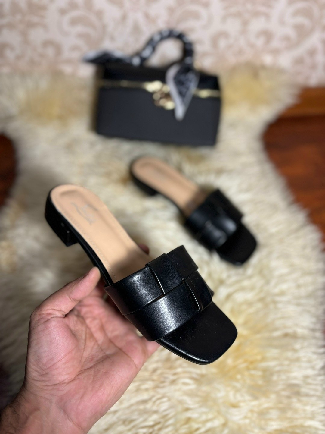 шлепанцы miu miu,шлепанцы коричневые miu miu,шлепанцы женские,шлепки miu miu,сандалии miu miu
