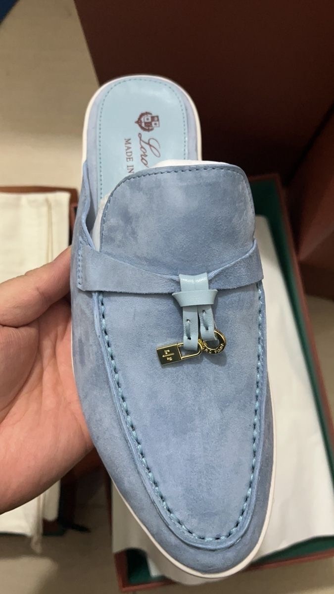 loro piana мюли,,туфли ,женские замшевые мюли loro piana голубые,мюли женские