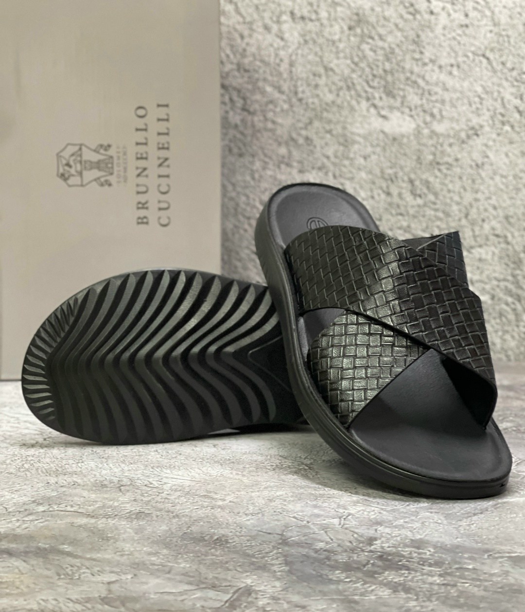 кожаные шлепанцы bottega veneta,шлепки боттега венета,шлепанцы боттега венета,шлепанцы bottega veneta,шлепанцы bottega veneta мужские