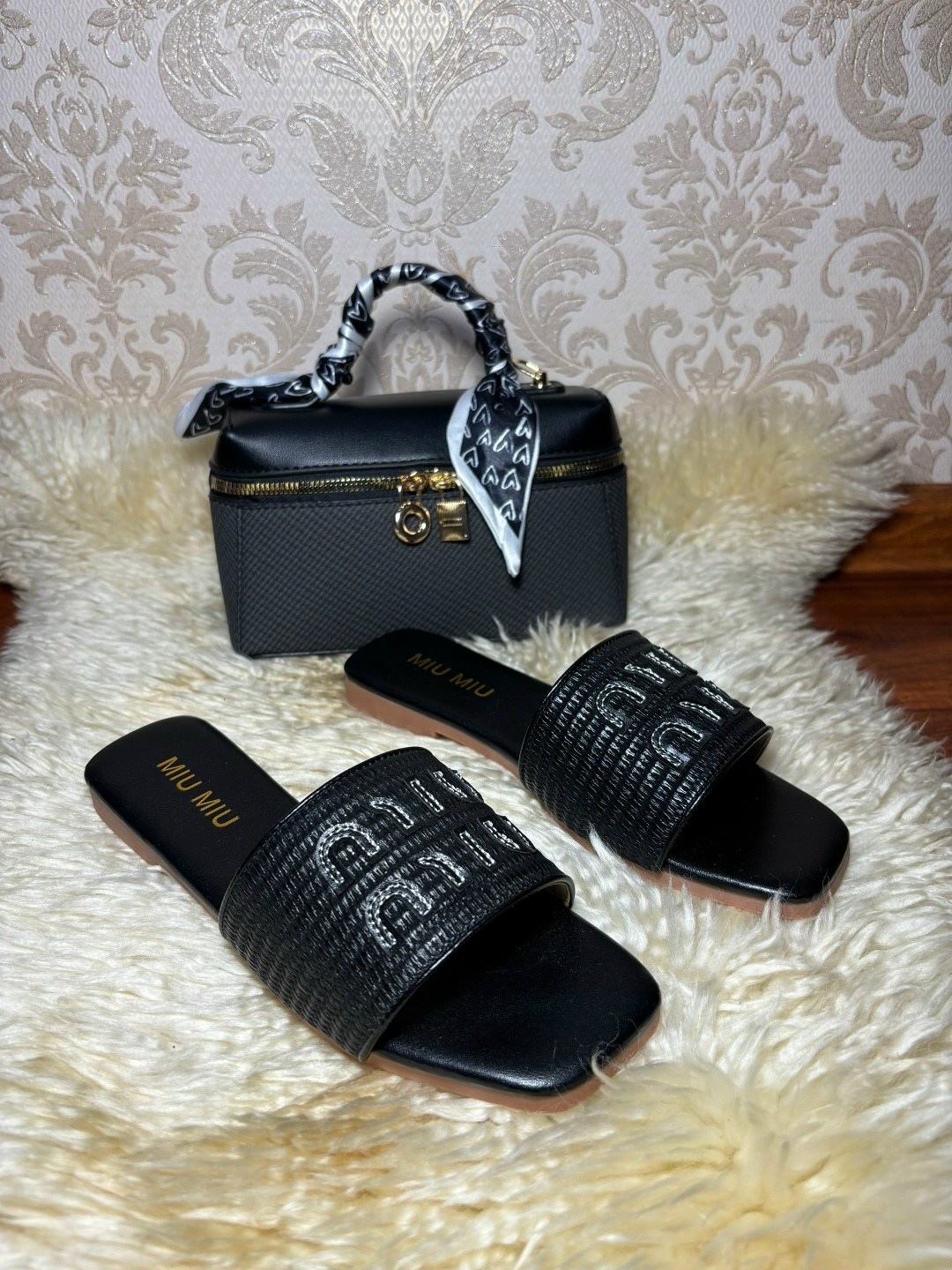 женские шлепанцы,, женская,шлепки женские,модная