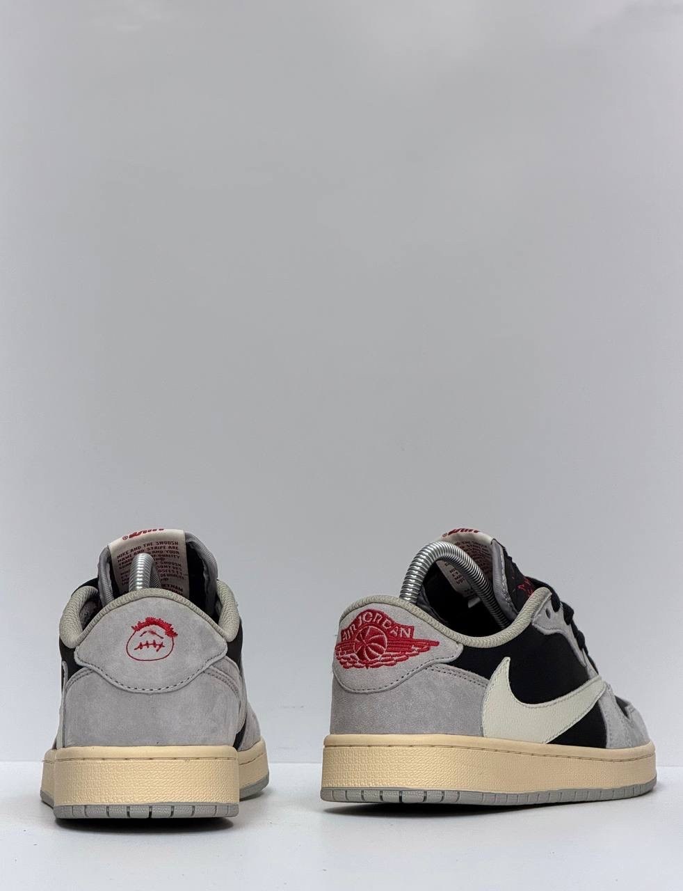 кроссовки nike air jordan 1 low x travis scott,nike air jordan 1 low travis scott,кроссовки travis scott x air jordan 1 low,nike air jordan 1 low x travis scott,air jordan 1 low travis scott