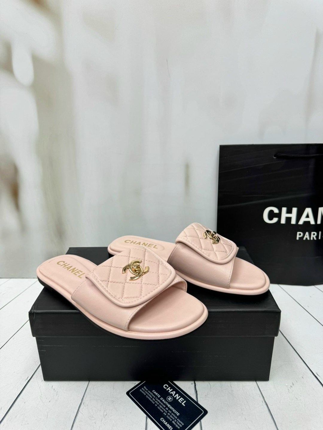 шлепанцы chanel,тапочки chanel,тапочки женские chanel,шлепки шанель,шлепанцы женские