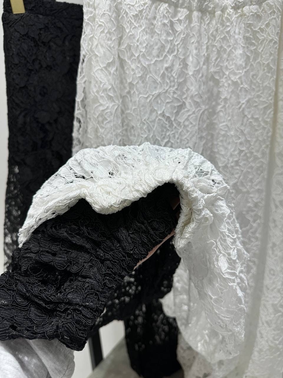 брючный костюм,брючный костюм skipper design 913 черный,брюки, жакет skipper design 913 черный,брюки гипюр,женский брючный костюм двойка